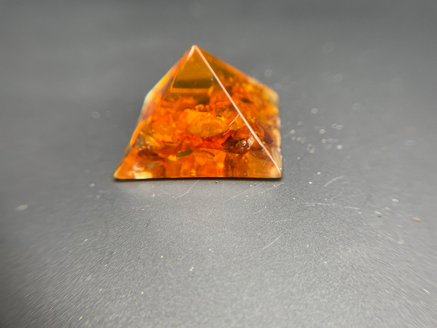 H17 Amber pyramid