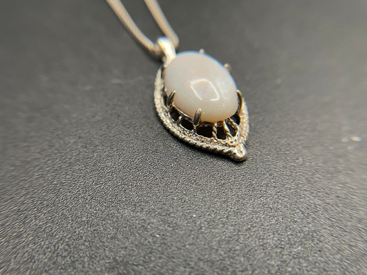 J23 Fire opal pendant