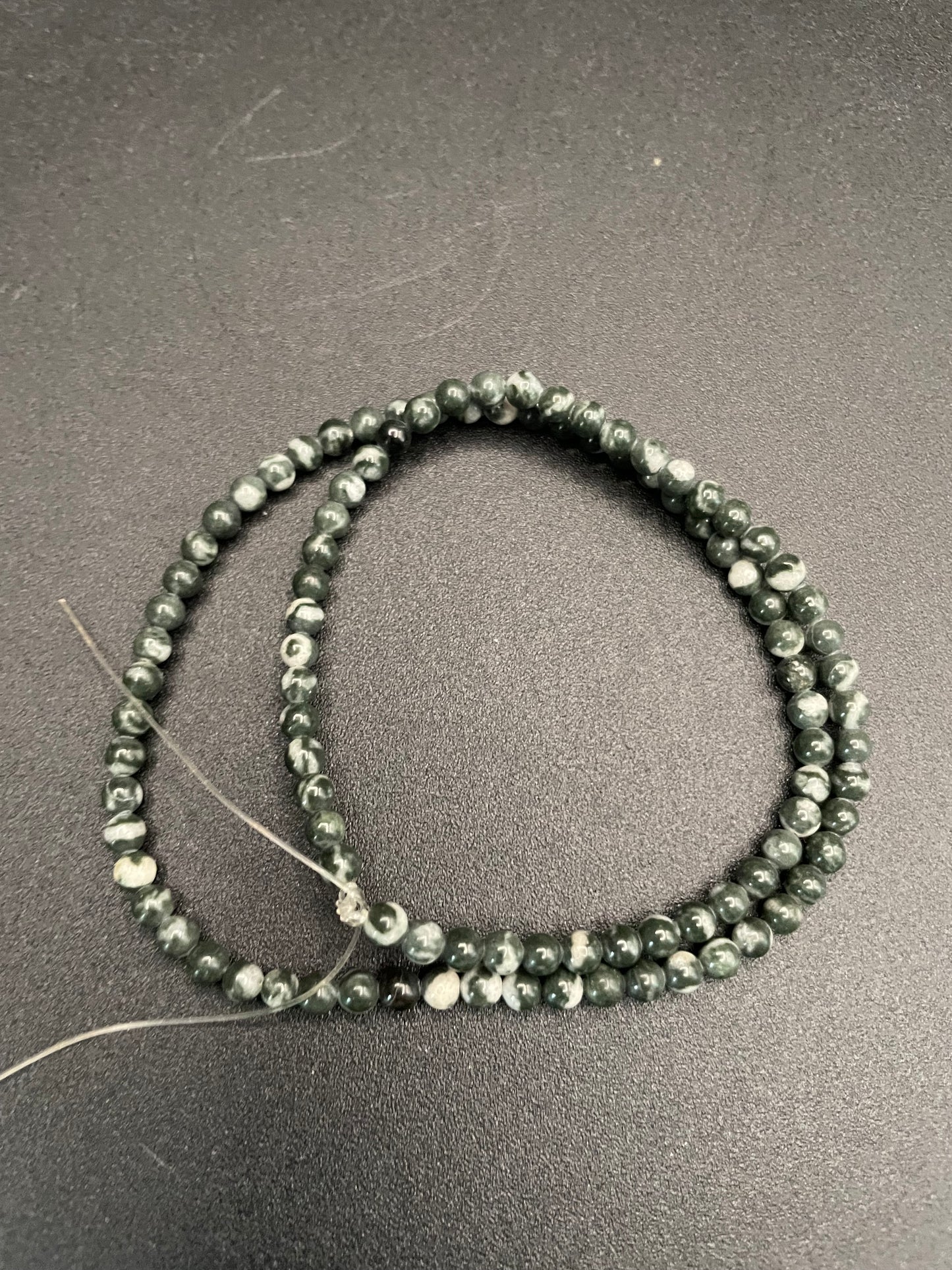 B18-Zebra Jasper 4mm beads