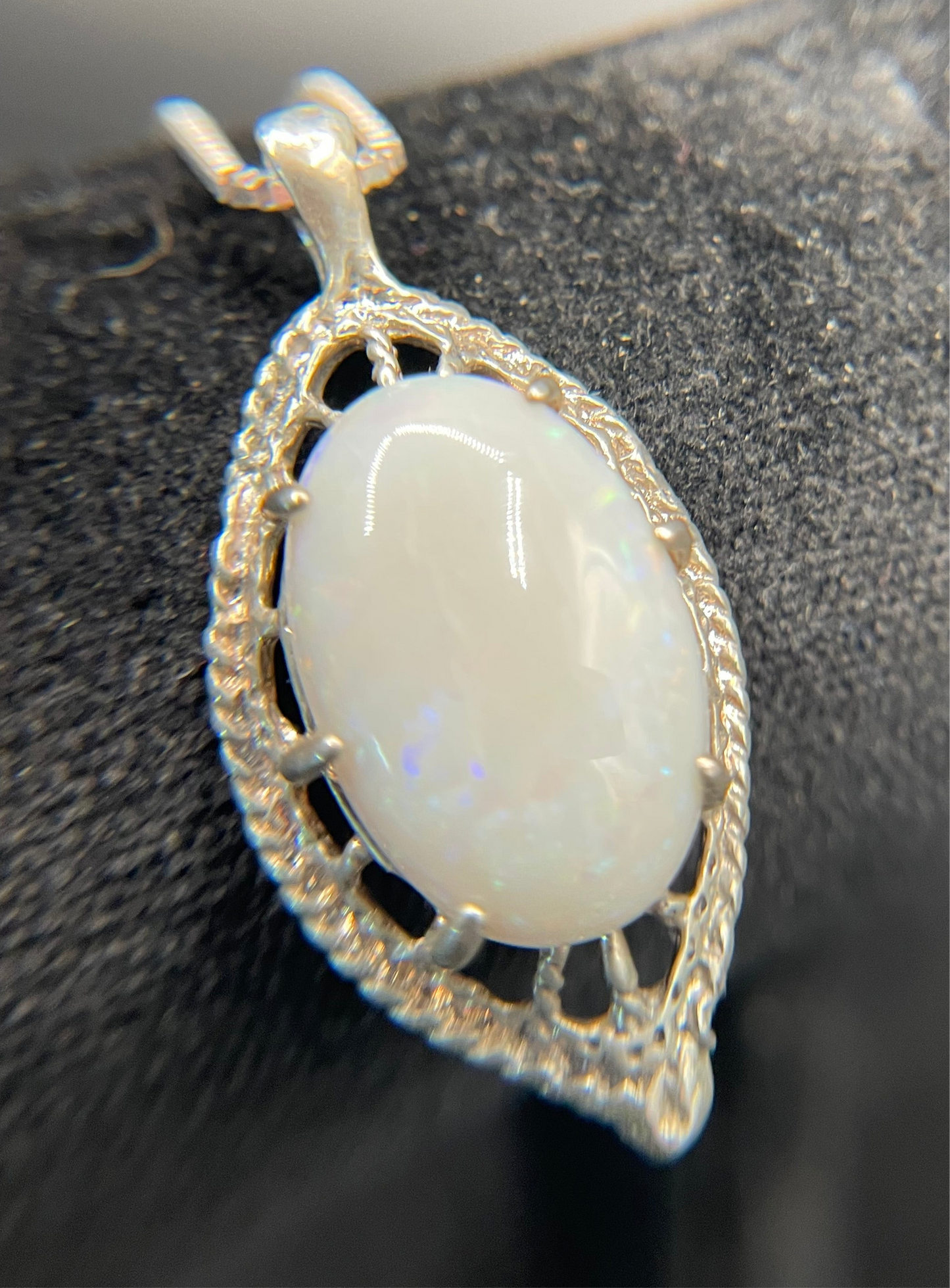 J23 Fire opal pendant