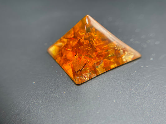 H17 Amber pyramid